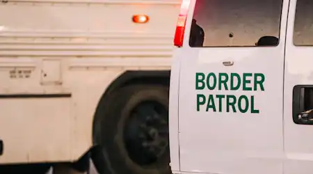 International bridge border crossing